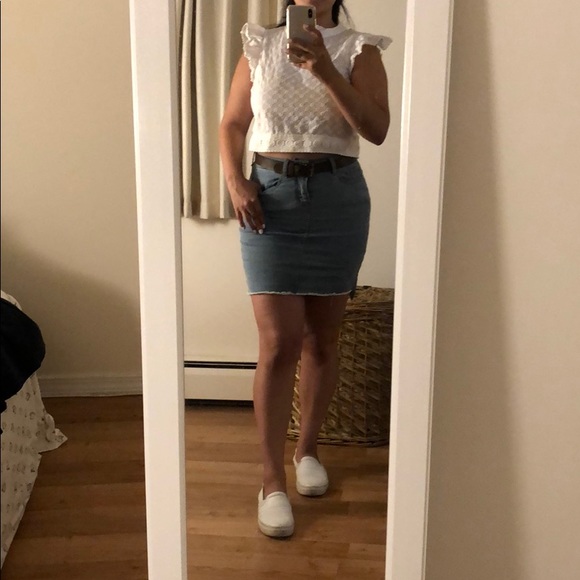 Cute white blouse - Picture 2 of 7